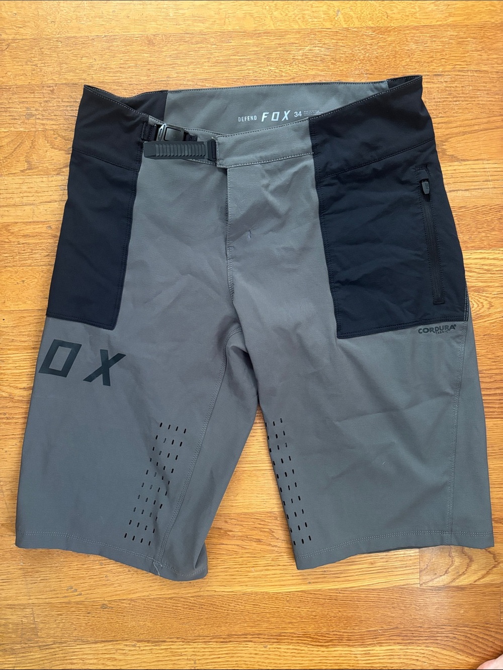Men’s Fox Defend Mountain Bike Shorts — Gray and Black